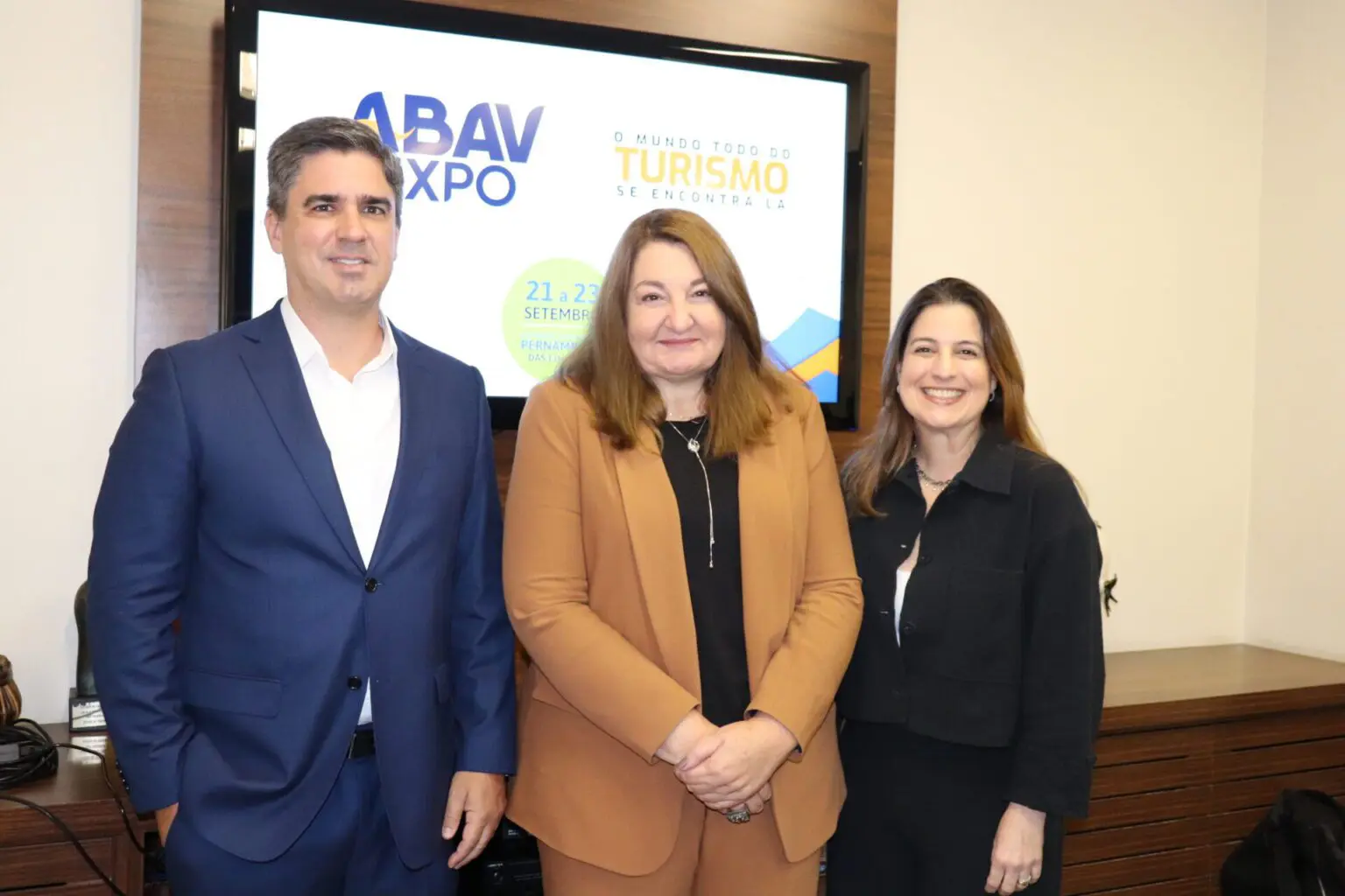 antonio-baptista-empetur-magda-nassar-abav-nacional-e-milu-megale-setur-pe-scaled