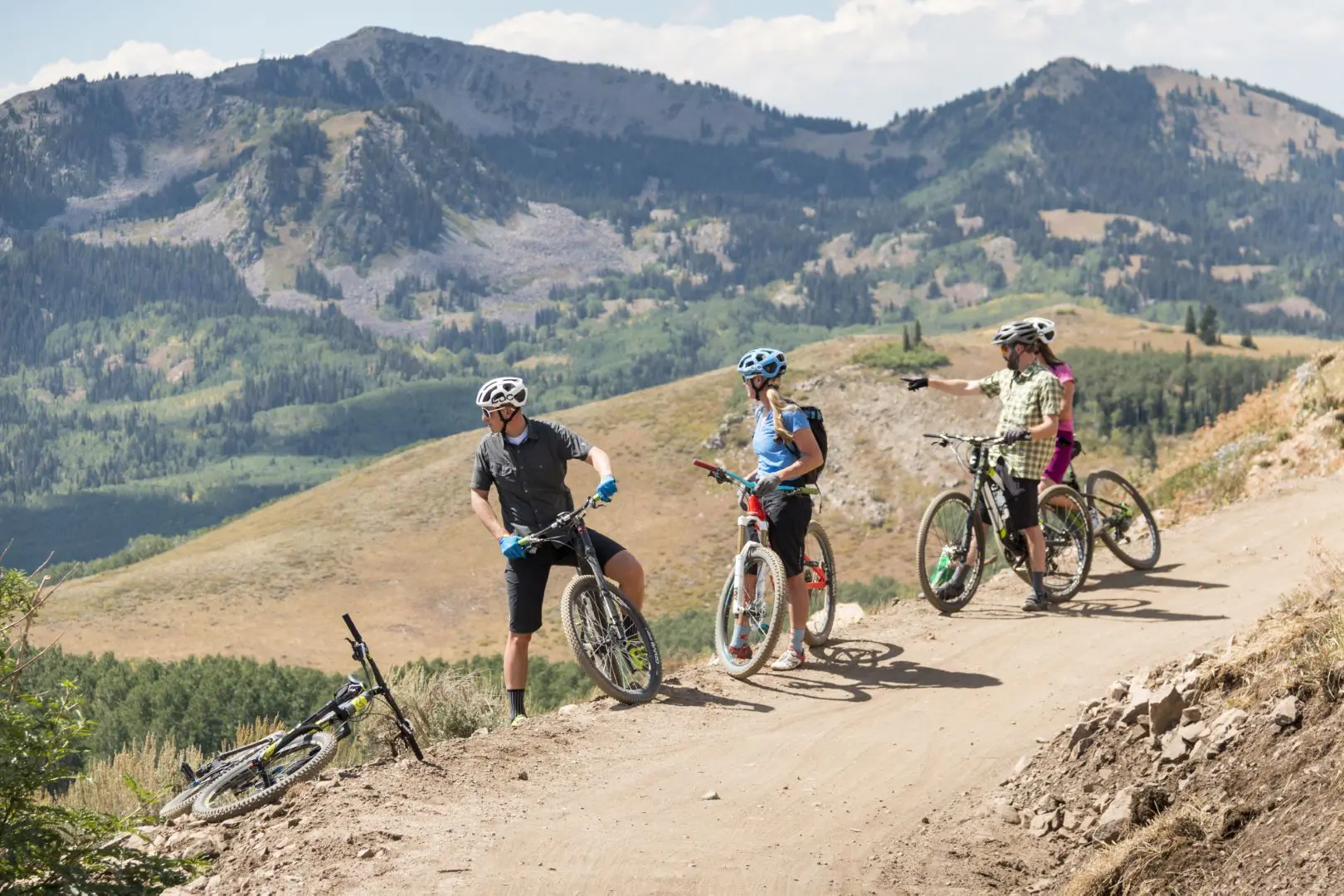 es-dv-mountain-biking-05jpg-grande