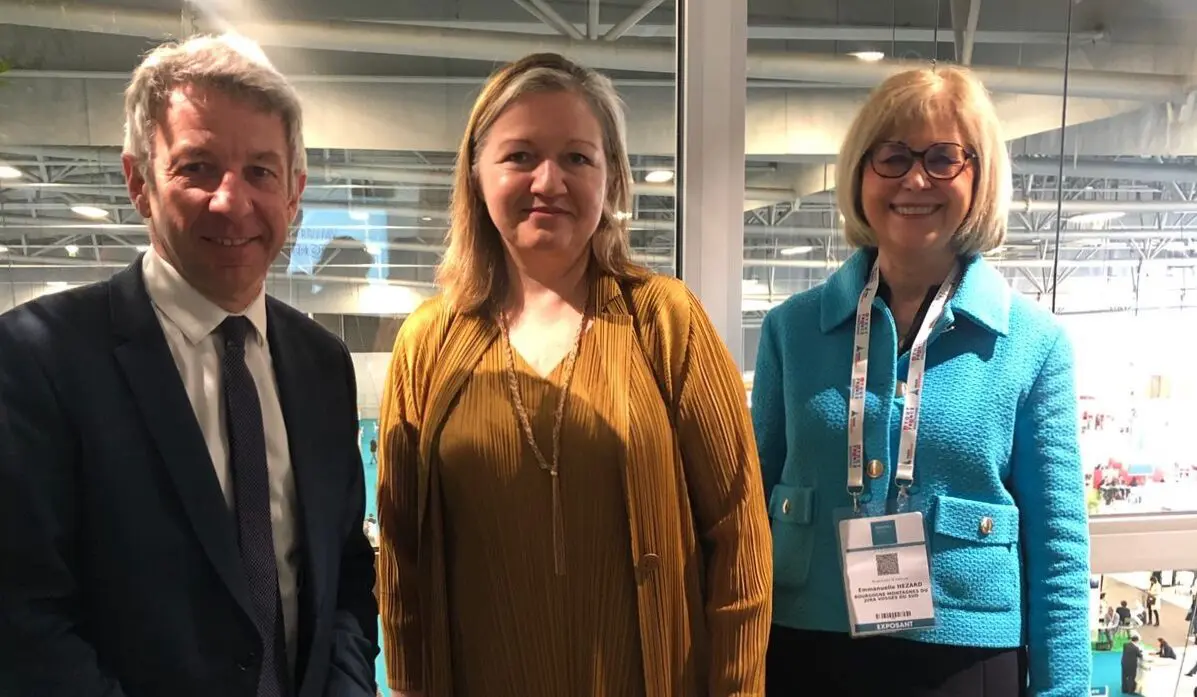 franck-louvrier-vice-presidente-da-regiao-do-pays-de-la-loire-caroline-leboucher-ceo-da-atout-france-e-christelle-morancais-presidente-da-regiao-do-pays-de-la-loire-e1648038774411