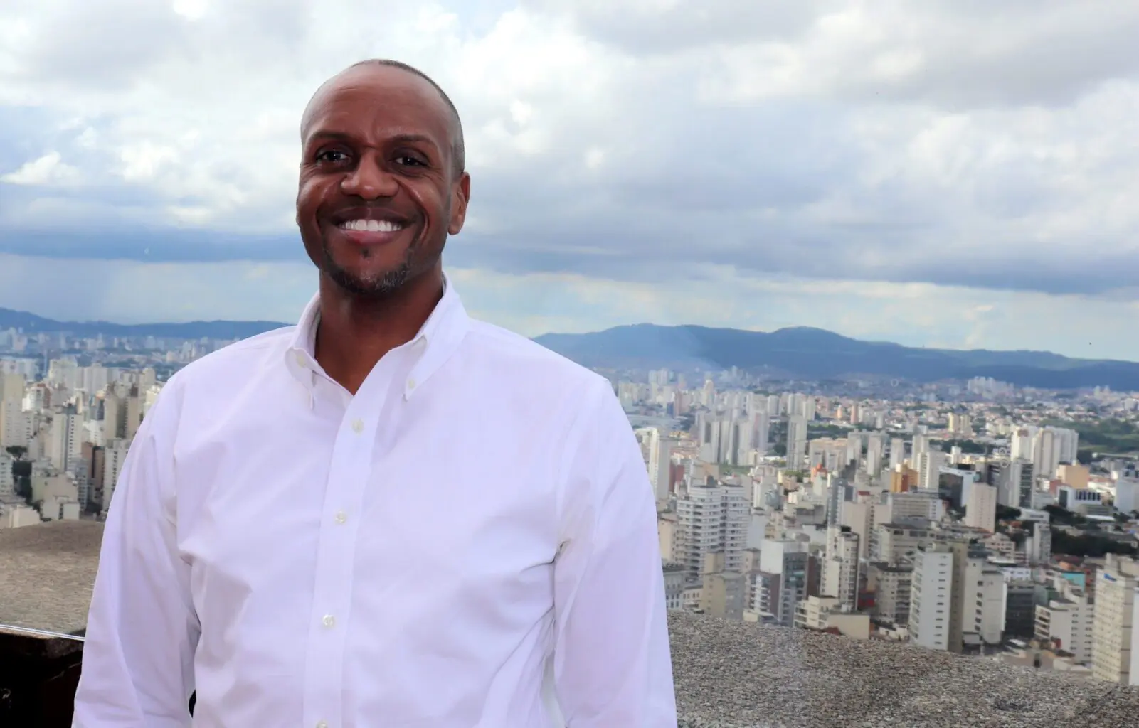 rahsaan-johnson-diretor-geral-de-comunicacoes-internacionais-da-delta-scaled