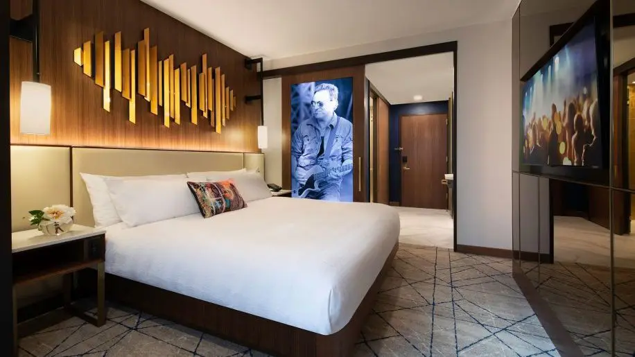 rooms-superior-king3-e1651168905363-916x515-1