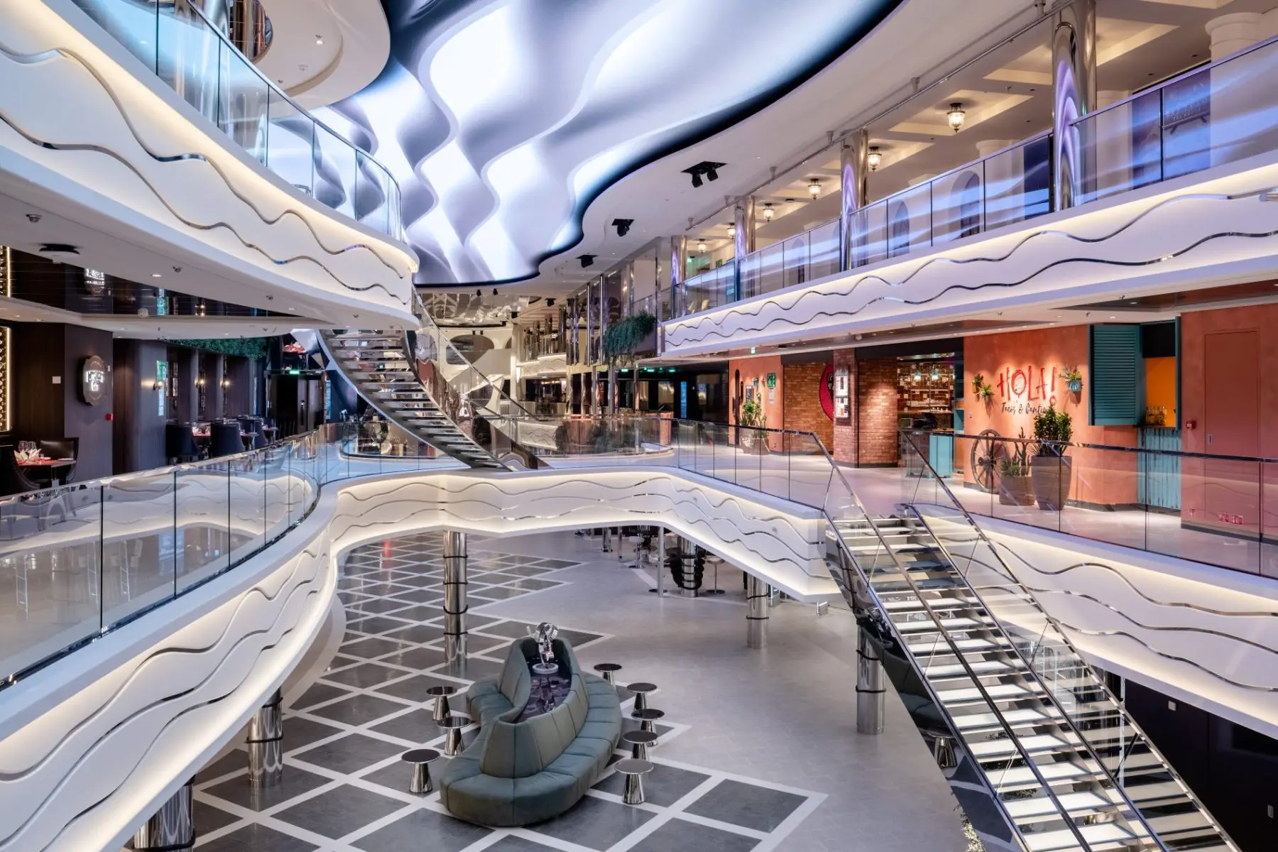 World-Gallery_7IL2563 MSC