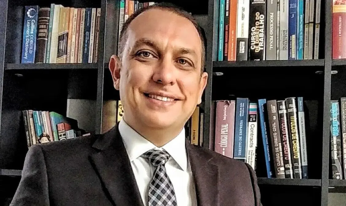 Advogado Walter Calza Neto, especialista em direito digital, proteção de dados e cibersegurança.