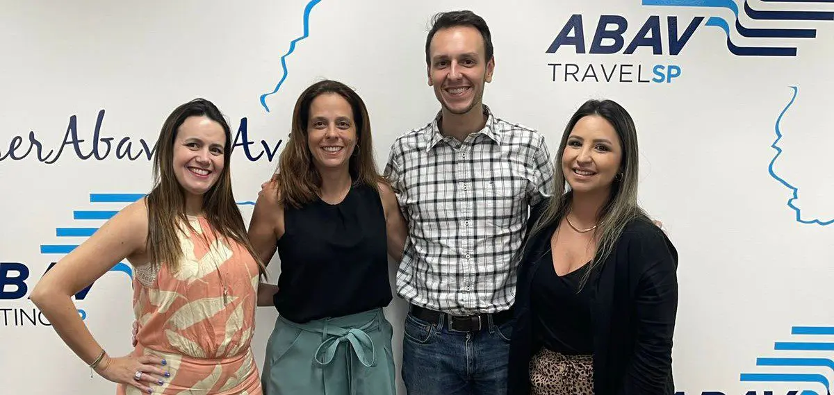 Juliana Assumpção (Abav-SP | Aviesp), Juliana Luengo (Bedsonline), Bruno Waltrick (Abav-SP | Aviesp), e Kelly Castange (Abav-SP | Aviesp). Foto: Divulgação Juliana Assumpção (Abav-SP | Aviesp), Juliana Luengo (Bedsonline), Bruno Waltrick (Abav-SP | Aviesp), e Kelly Castange (Abav-SP | Aviesp). Foto: Divulgação