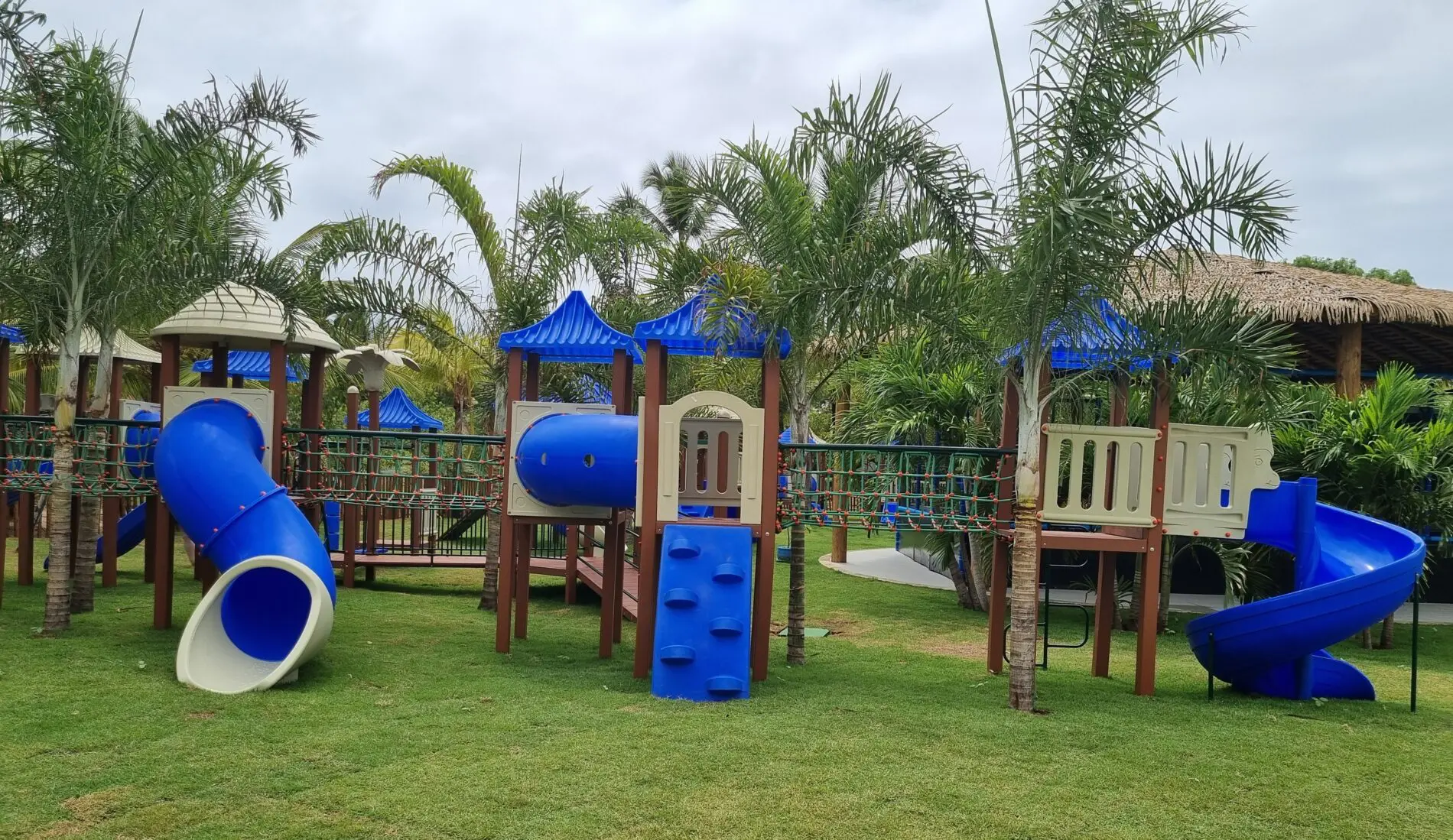 star camp_parquinho