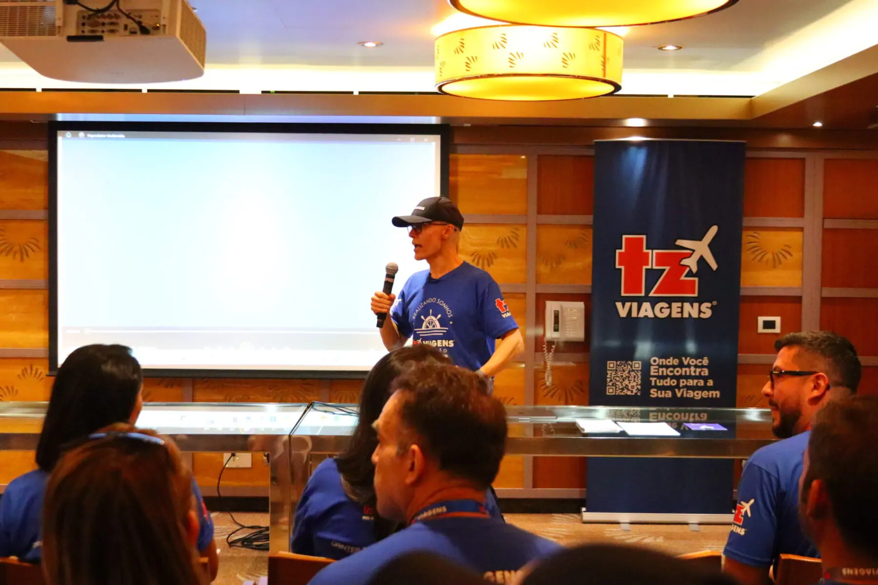 Paulo Manuel, CEO da TZ Viagens, afirma que trabalho mais humanizado é um dos objetivos para 2024 Paulo Manuel, CEO da TZ Viagens, afirma que trabalho mais humanizado é um dos objetivos para 2024