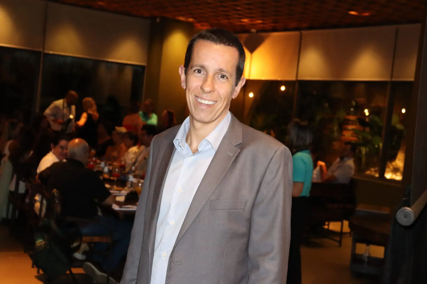 Flavio Louro, CEO da EHTL, deixa claro que a empresa visa crescimento e quer investir em novos profissionais para atuarem com Cruzeiros e Luxo Flavio Louro, CEO da EHTL, deixa claro que a empresa visa crescimento e quer investir em novos profissionais para atuarem com Cruzeiros e Luxo