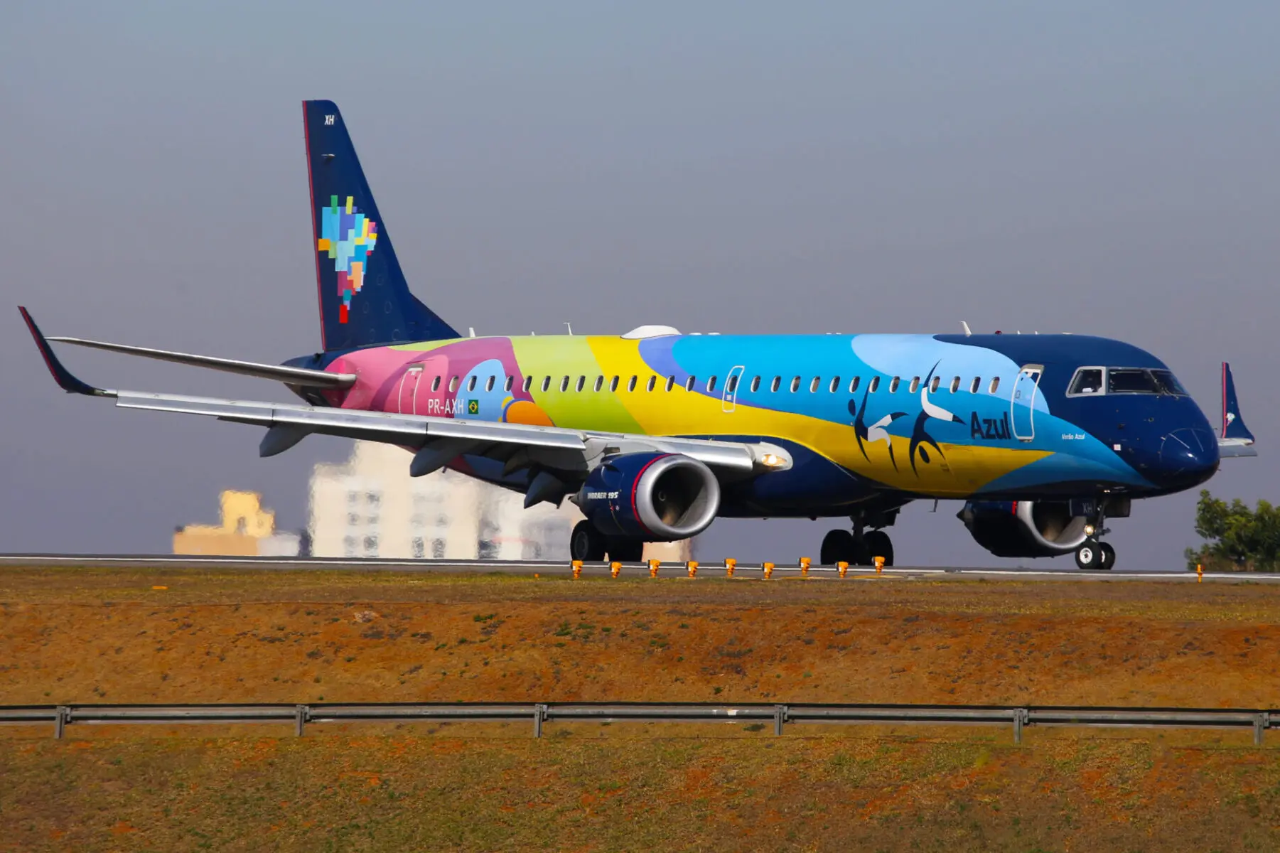 Cópia de AZUL EMBRAER 195-E1 CGH10S Azul Embraer 195-E1 - Foto: Divulgação