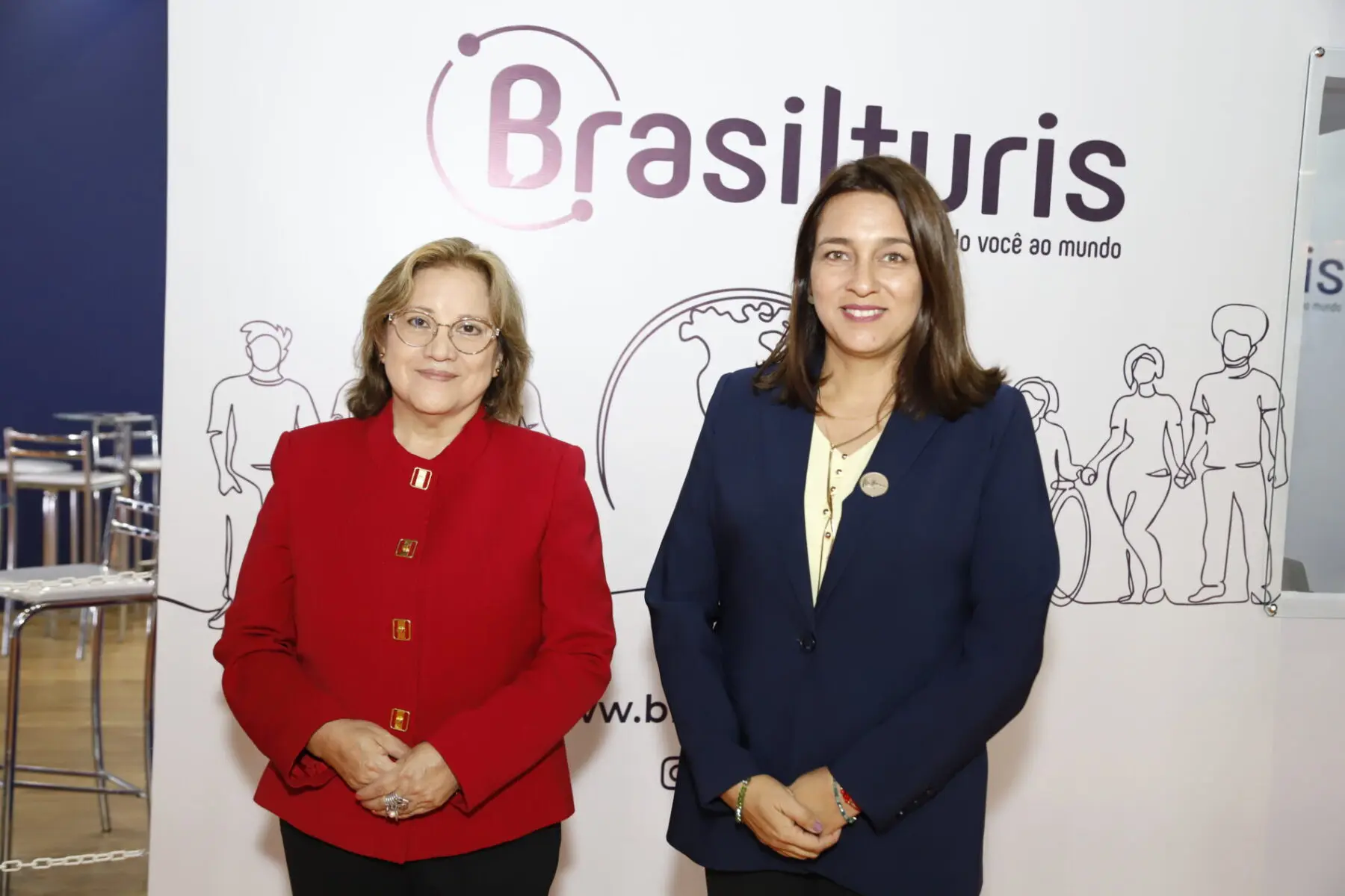 _MG_5798 Silvia Seperack, conselheira comercial do Peru e Elva Yañes, subdiretora de promoção de turismo do Peru - Foto: Gregory Grigoragi