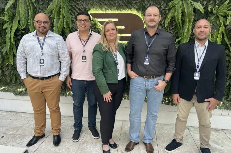 Time-Comercial-Queensbery-e1712680932573-768x510 Queensbery