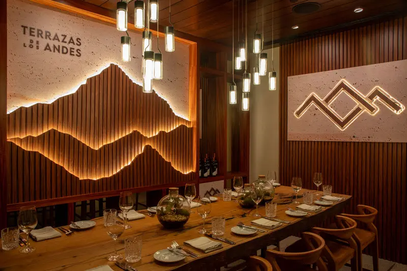 Sala Terrazas no restaurante Neto, localizado no JW Marriott São Paulo - Foto: Divulgação