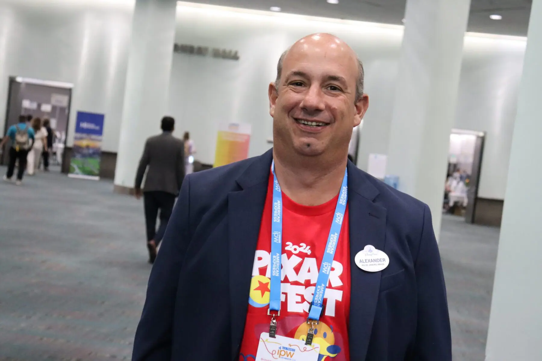 Alexander Haim, gerente sênior de Vendas do Disney Destinations, recebe feedbacks positivos das agências que conheceram os atrativos da Disneyland na Califórnia