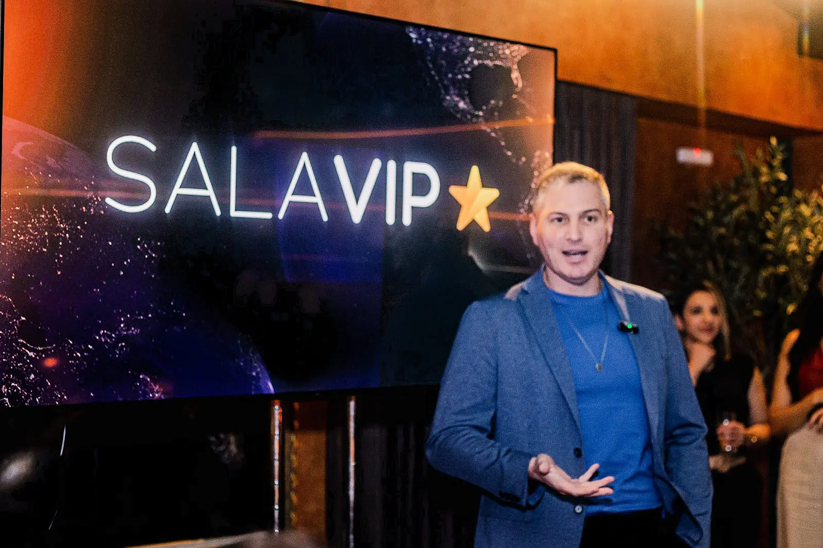 Sala-Vip tg.mob Voll