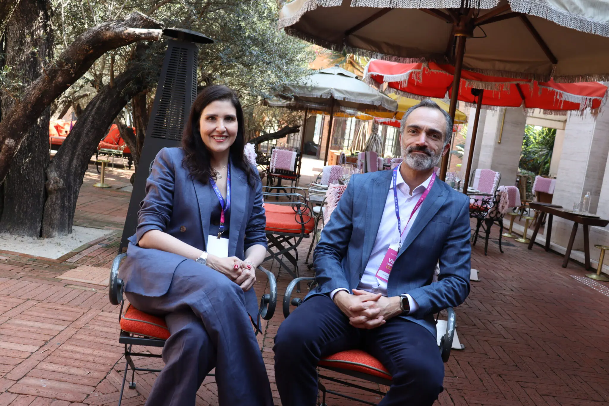 ⁠Helena Cunha, diretora de Seguro Viagem e Acidentes Pessoais, e Leandro Martinez, presidente da Chubb Brasil