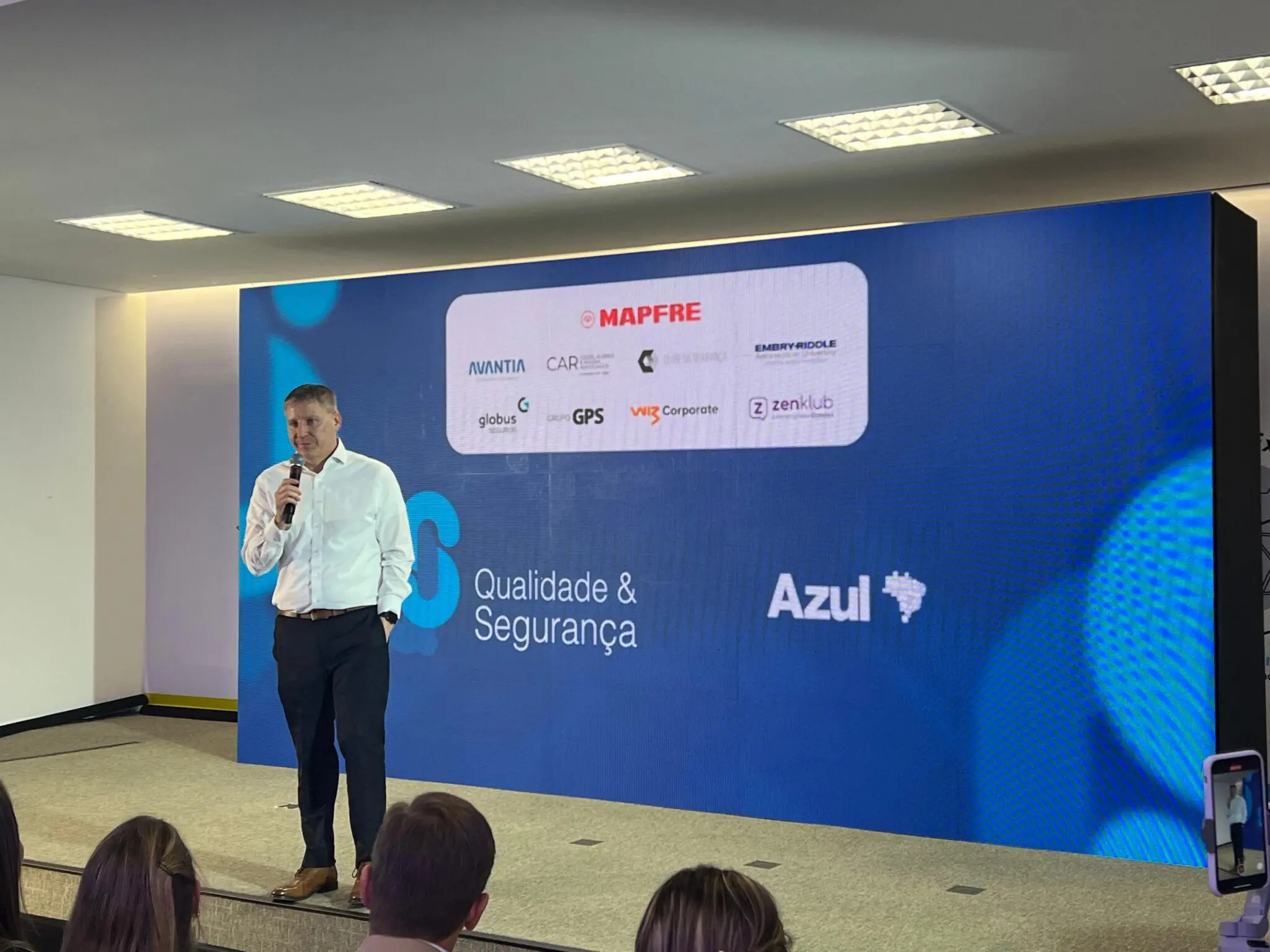 John Rodgerson, CEO da Azul, palestrando sobre Qualidade e Segurança na Azul John Rodgerson, CEO da Azul, palestrando sobre Qualidade e Segurança na Azul (Foto: Divulgação)