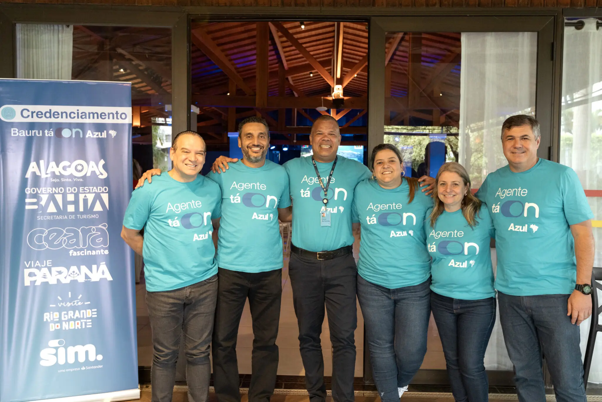 Tripulantes da Azul Viagens no Agente Ta On em Bauru Tripulantes da Azul Viagens no Agente Ta On em Bauru (Foto: Divulgação)