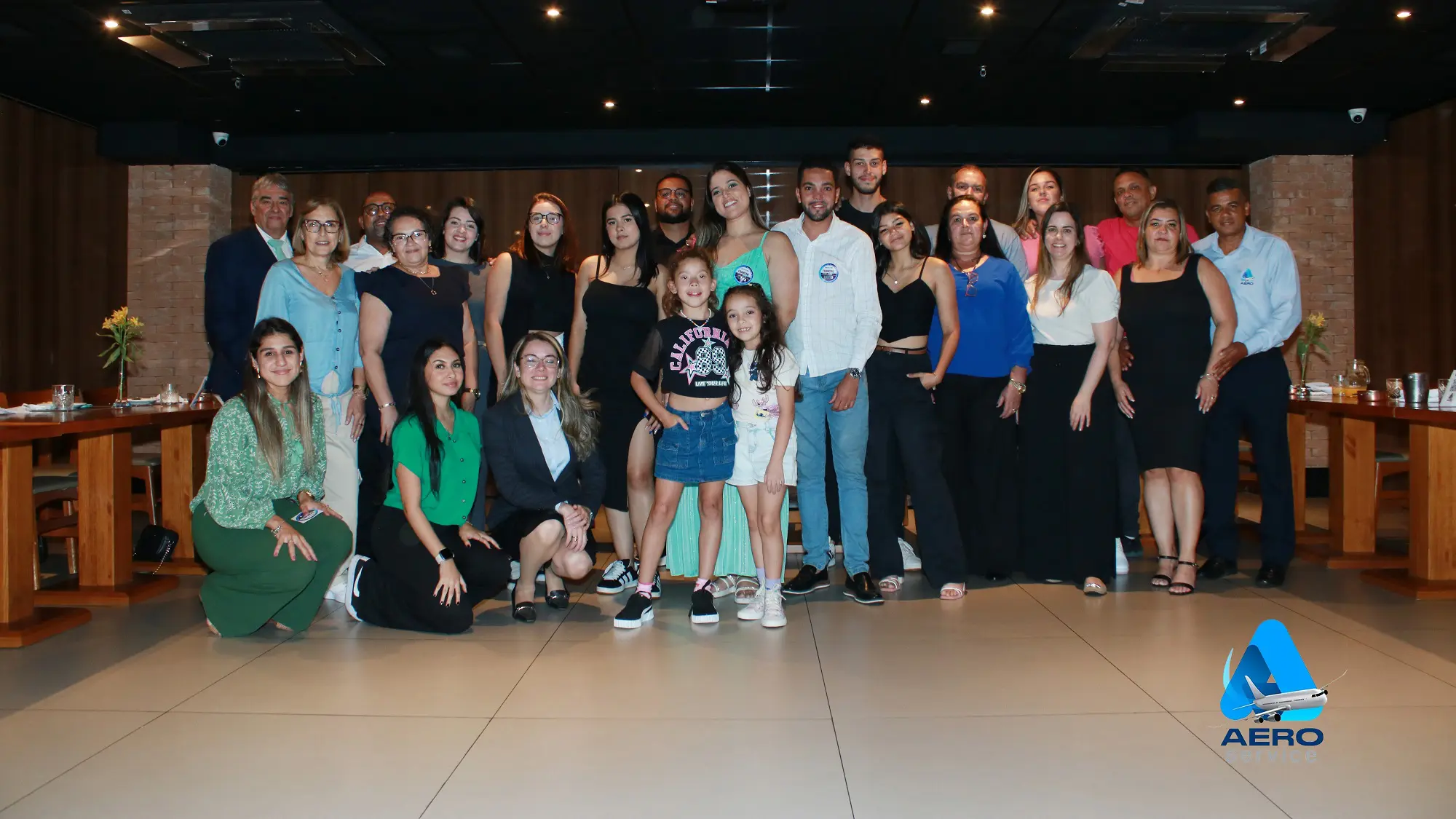 Funcionários e convidados celebram os nove anos da Aero Service Foto: Divulgação Funcionários e convidados celebram os nove anos da Aero Service Foto: Divulgação