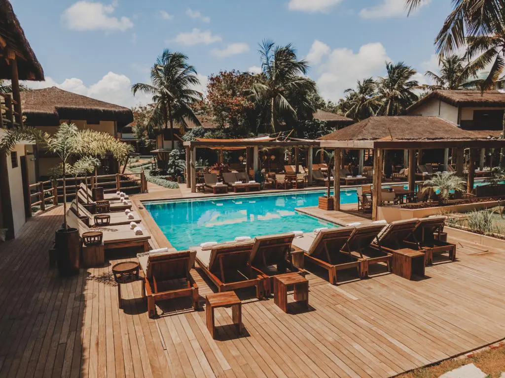 Piscina com deck no Sempre Vivo (Foto: Divulgação)