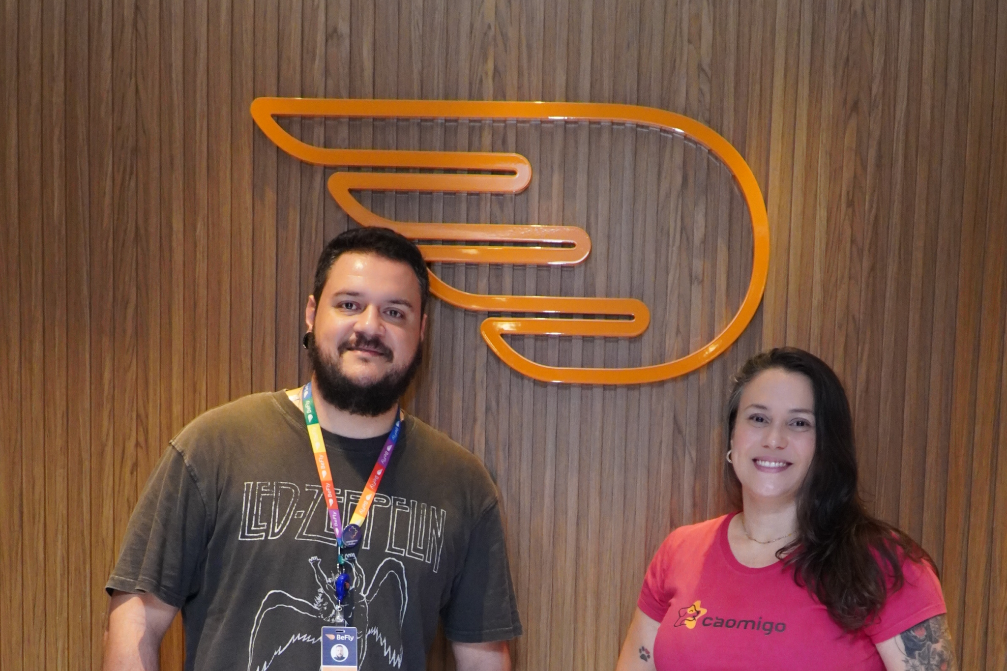 Tiago Favari (BeFly) e Sharlene Irente (Cãomigo) Foto: Divulgação / BeFly BeFly