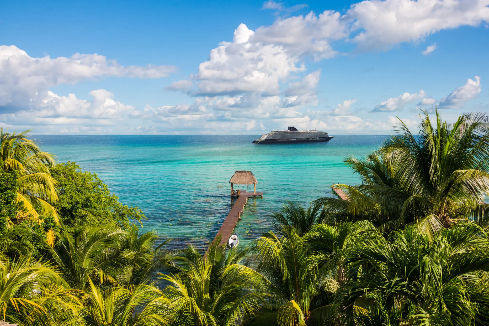 Bacalar Lake at caribbean. Quintana Roo Mexico, Rivier Maya. Explora Journeys