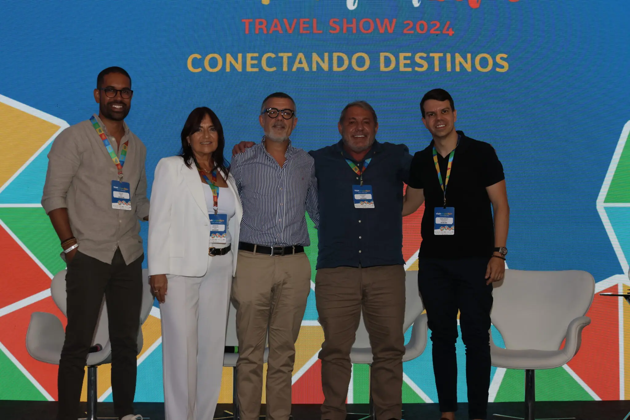 O debate contou com a participação de Daian Silva, da Infinitas; Miguel Ferreira, da Exótico; Roxana Rivilli, da Mediterránea; e Walter Emílio, da Tourmed. Foto: Diego Siliprando (Brasilturis) turismo internacional