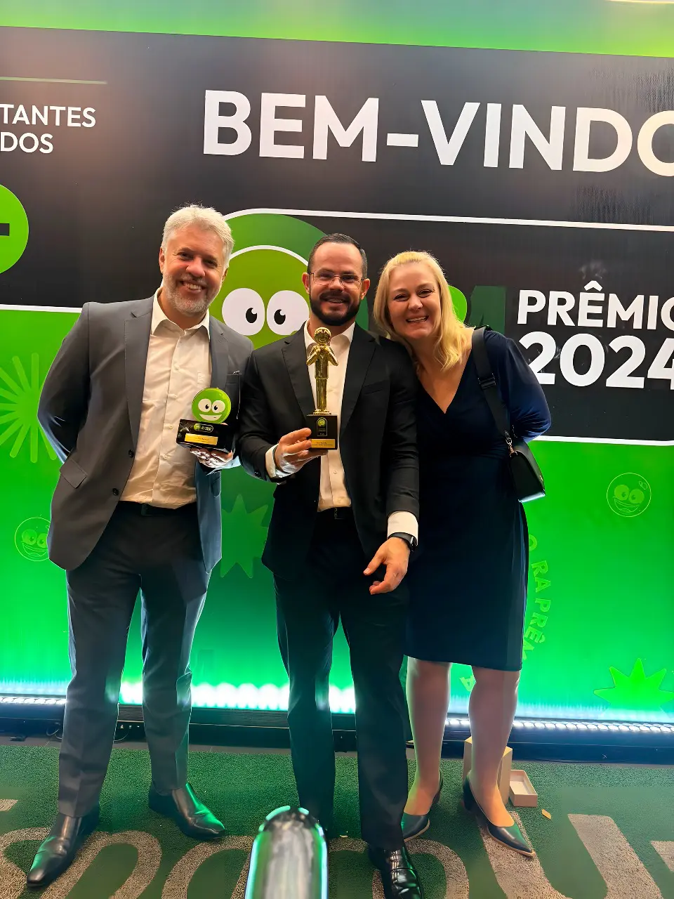 WhatsApp-Image-2024-12-11-at-10.46.41 Carlos Souza, Máster Franqueado da CVC, Fábio Belém, Diretor de Operações e Viviane Pio, diretora de Vendas da CVC (Foto; Divulgação)