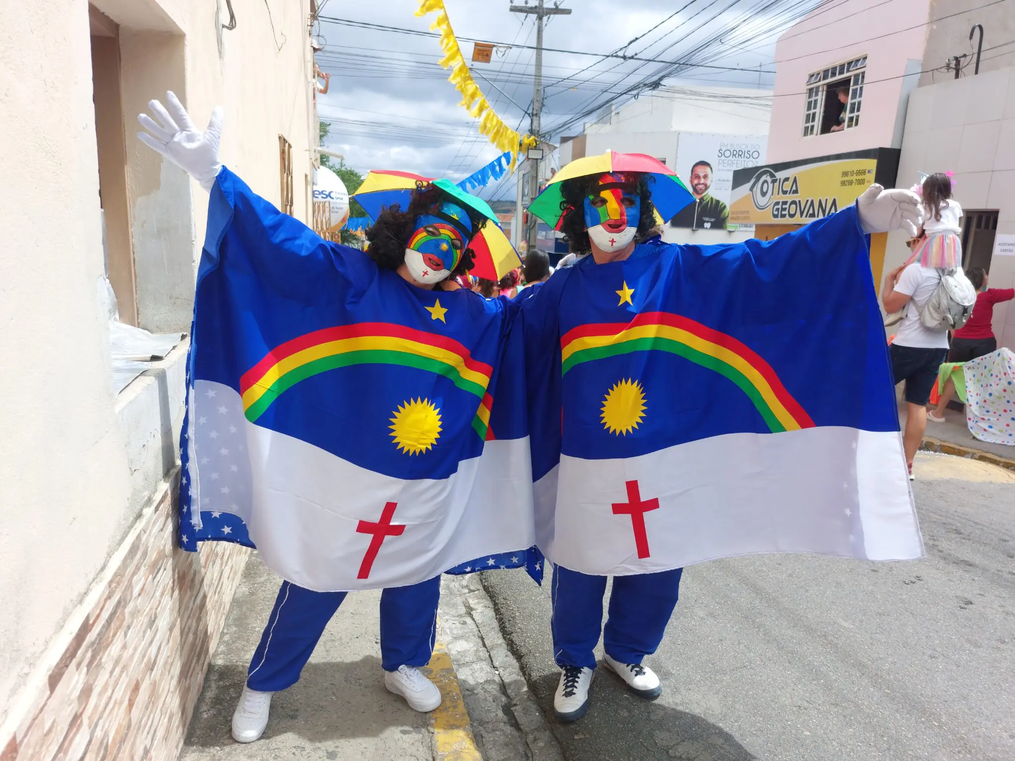 Carnaval de Bezerros (PE) veste tradição e cultura pulsa no ritmo dos Papangus