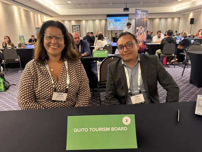 Lorena Arellano e Marco Luque, representantes do Quito Tourism Board (Foto: Felipe Lima/Brasilturis)