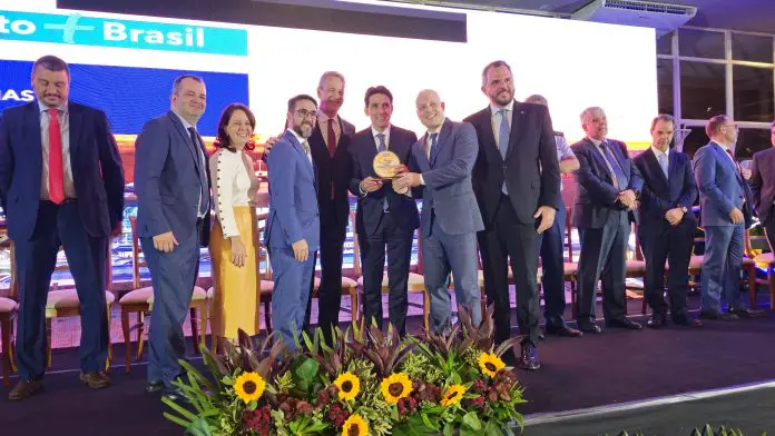 IMG-20250527-WA0019 Representantes do Aeroporto de Viracopos recebem premiação. Crédito: Divulgação
