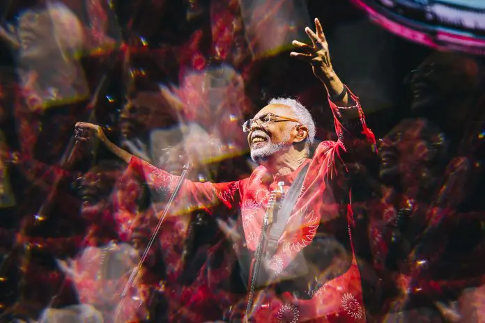 Gilberto Gil estreou a última turnê, Tempo Rei, em sua terra natal, Salvador, para 53 mil pessoas. Crédito: Divulgação