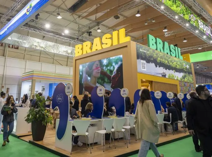 Estande do Brasil na Fiexpo 2025 destaca infraestrutura, diversidade de destinos e ações de promoção voltadas ao turismo de negócios e eventos. Crédito: Divulgação/Embratur Estande do Brasil na Fiexpo 2025 destaca infraestrutura, diversidade de destinos e ações de promoção voltadas ao turismo de negócios e eventos. Crédito: Divulgação/Embratur