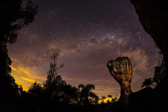 Turismo noturno no Paraná ganha força com rotas culturais, história, música e gastronomia. Crédito: Sergio Mendonça Turismo noturno no Paraná ganha força com rotas culturais, história, música e gastronomia. Crédito: Sergio Mendonça