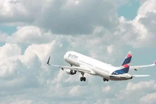 Latam oferece descontos exclusivos para viajar pelo Brasil durante Feirão e Salão Nacional do Turismo 2025. Crédito: Divulgação