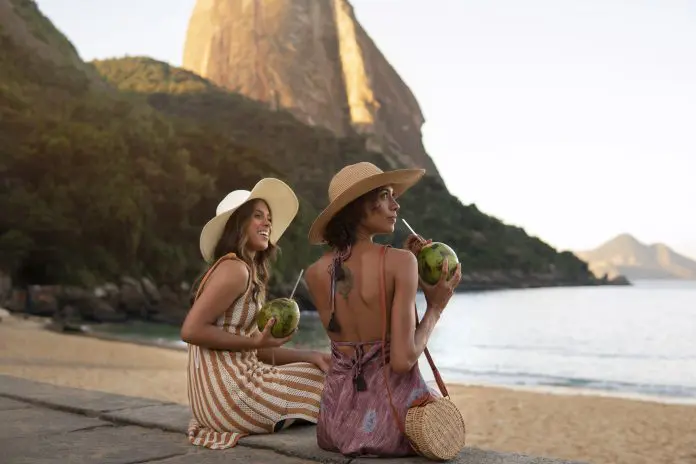 Campanha do Google é fruto de estudo de perfil de viajantes e ali grandes marcas do Turismo para viabilizar descontos e impulsionar vendas. Crédito: freepik