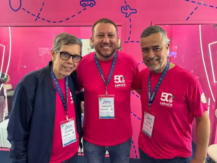 Cassio Oliveira, Wagner Chaves e Luis Vargas, todos da Saakura Consolidadora. Crédito: Felipe Lima/Brasilturis Cassio Oliveira, Wagner Chaves e Luis Vargas, todos da Saakura Consolidadora. Crédito: Felipe Lima/Brasilturis