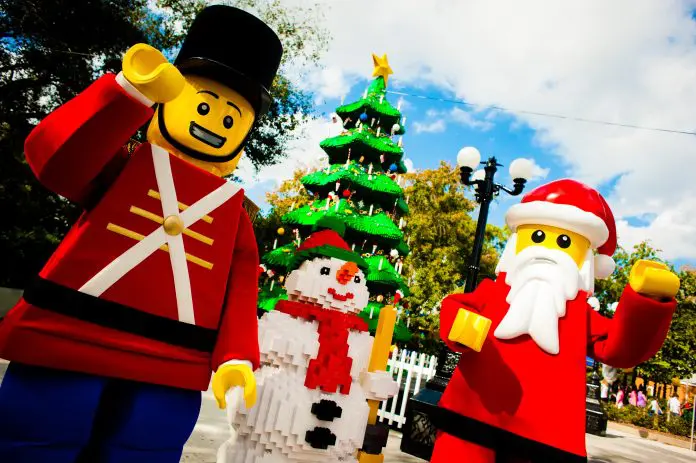 No Legoland Florida, o Holidays at Legoland retorna com decoração Lego, personagens e atrações temáticas entre 6 e 31 de dezembro. Crédito: Legoland Flórida