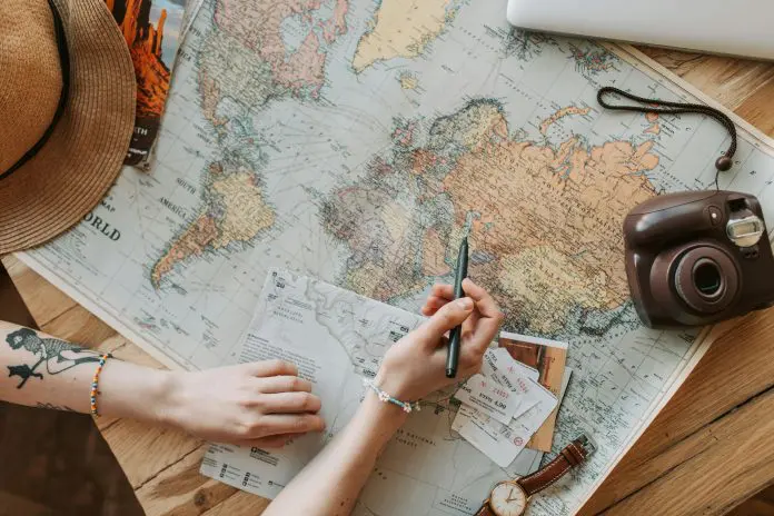 Relatório da UN Tourism mostra avanço das chegadas internacionais e desempenho acima do período pré-pandemia em várias regiões do mundo. Crédito: Vlada Karpovich/pexels Relatório da UN Tourism mostra avanço das chegadas internacionais e desempenho acima do período pré-pandemia em várias regiões do mundo. Crédito: Vlada Karpovich/pexels