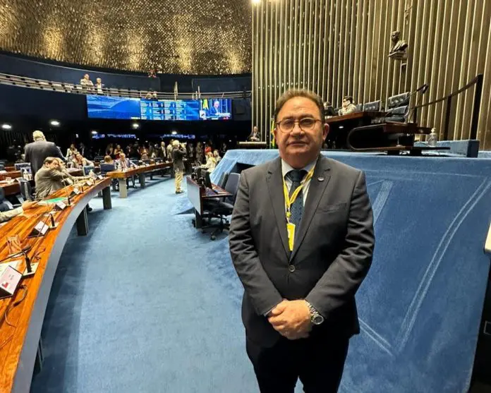 Manoel Linhares Sindihotéis