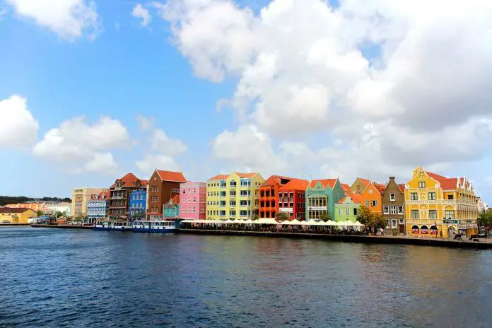 País foi o quinto maior mercado emissor em Curçao durante dezembro e cresceu 21% no período. Crédito: Cole Marshall/ Unsplash