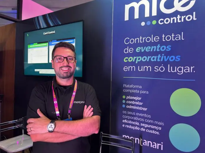 Fábio Montanari, CEO da Montanari Tecnologia, apresenta o Mice Control durante o Lacte 21, em São Paulo. Crédito: Felipe Lima/Brasilturis