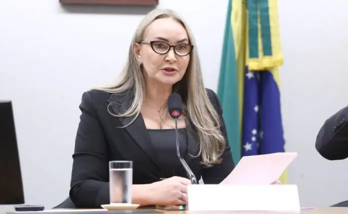 Daniela Reinehr: sinaliza que turismo brasileiro precisa ser reconhecido por eficiência e sustentabilidade Crédito: Vinicius Loures / Câmara dos Deputados