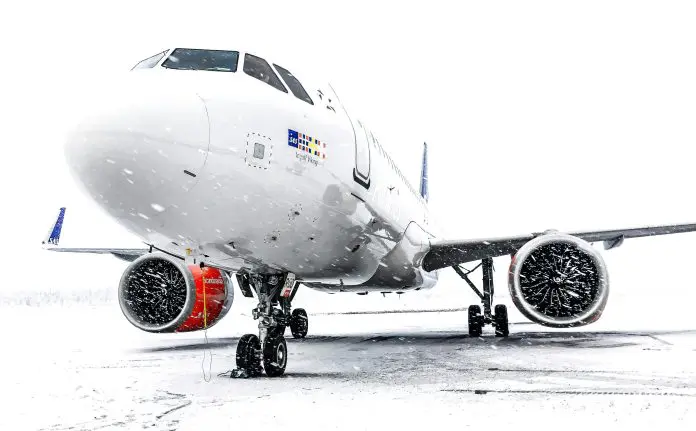 Nevasca e falta de transporte obrigam 600 passageiros a pernoitar em aviões no aeroporto de Munique. Nevasca e falta de transporte obrigam 600 passageiros a pernoitar em aviões no aeroporto de Munique.