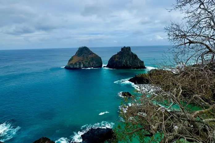 Fernando de Noronha aposta em calendário anual para fortalecer fluxo turístico e ampliar presença internacional. Crédito: Yasmim Dicastro