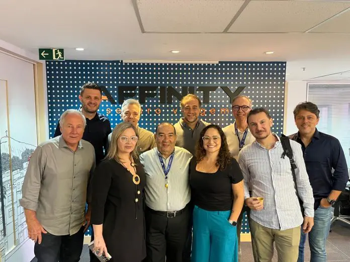 Equipes do Affinity, WTA e Sabemi reunidas Crédito: Divulgação/Affinity