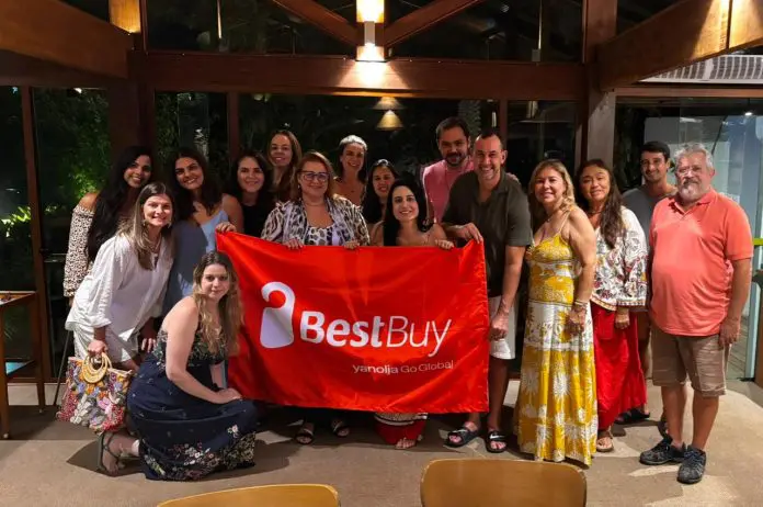 BestBuy promove BestFam Noronha e premia agentes de viagens com experiência exclusiva no arquipélago