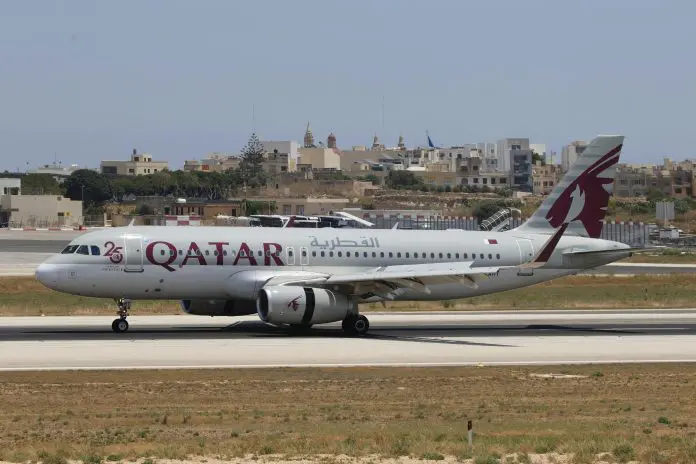 Qatar Airways divulga voos limitados via Doha e flexibiliza bilhetes para passageiros afetados. Crédito: Andrew Cutajar/pexels