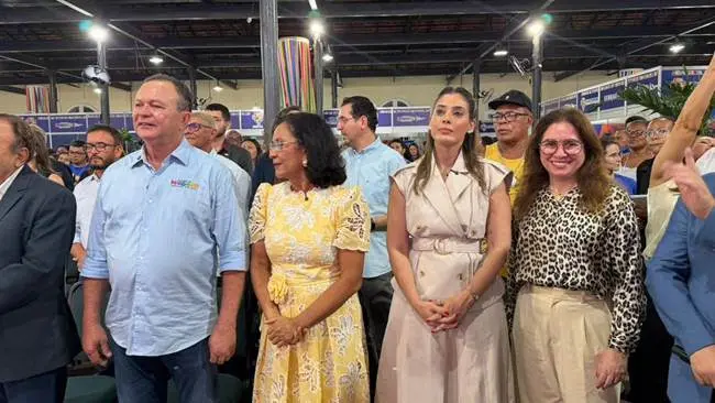 Na imagem, Ana Carolina Medeiros, presidente da Abav Nacional (à direita), ao lado do governador do Maranhão, Carlos Brandão, da secretária de Turismo do estado, Socorro Araújo, e de Marinha Marinho, presidente do Fornatur. Crédito: Divulgação./Abav Nacional