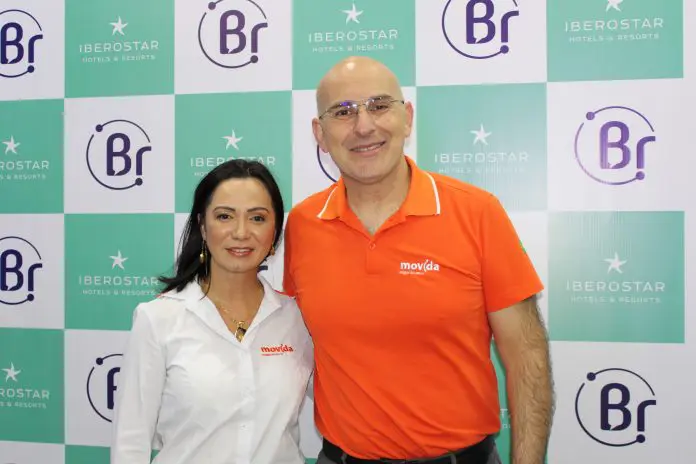 Cristiane Yumi, diretora Comercial da Movida, e Jamyl Jarrus, vice-presidente executivo da Movida. Crédito: Maurício Herschander/ Brasilturis