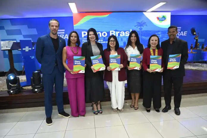 O documento mostra a força de Goiás como destino de natureza, cultura e experiências autênticas, com destaque para o Cerrado