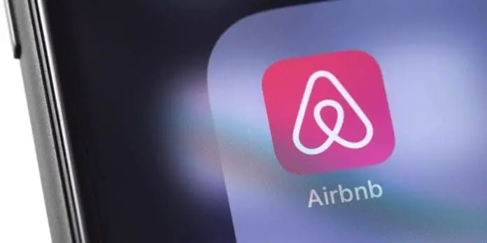 Airbnb inclui hotéis independentes e lança novos serviços para ampliar portfólio e atrair viajantes de negócios.